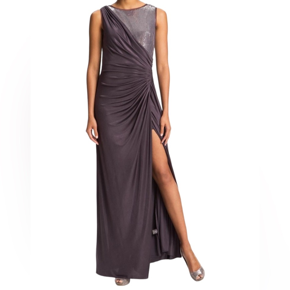 Adrianna Papell Size 8 Ruched Mixed Media Evening Gown Formal Dress